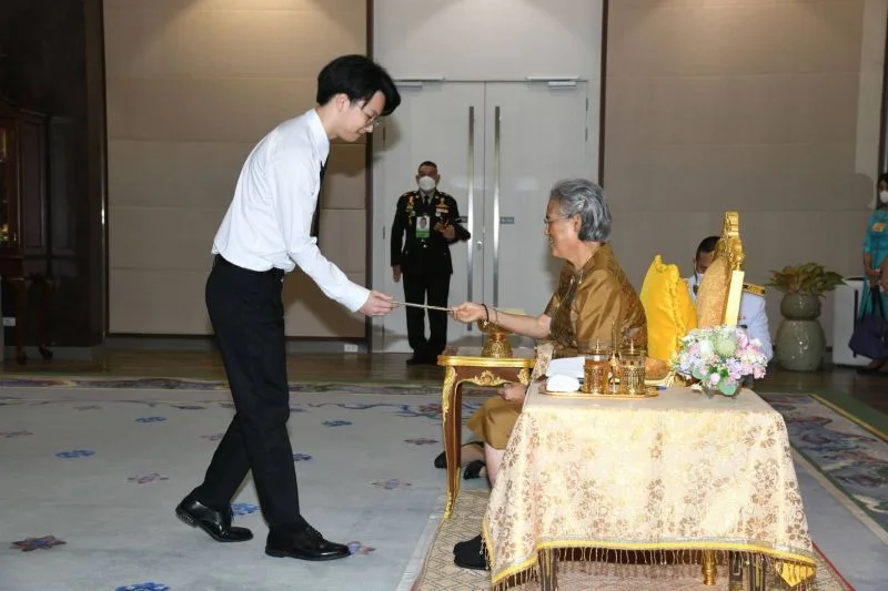 ปฏิพนธ์ ติยะปัญจนิตย์ เข้ารับพระราชทานรางวัลจากสมเด็จพระกนิษฐาธิราชเจ้า กรมสมเด็จพระเทพรัตนราชสุดาฯ สยามบรมราชกุมารี